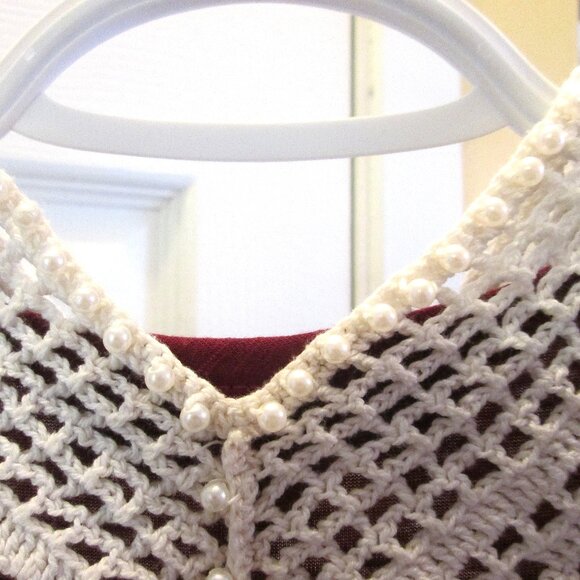 Vtg Victorian style crocheted pearl lined dress collar with pearl button closure - Picture 9 of 13